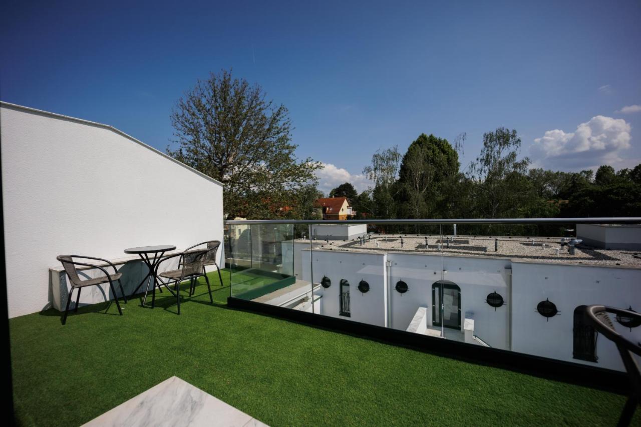Villa Bauhaus Wellness Apartman Fsz. 1 Шиофок Экстерьер фото