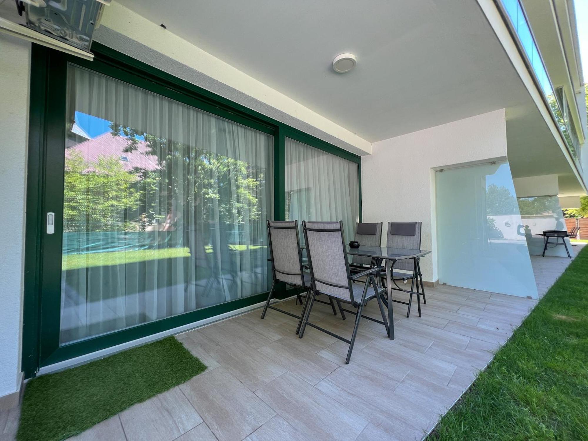 Villa Bauhaus Wellness Apartman Fsz. 1 Шиофок Экстерьер фото